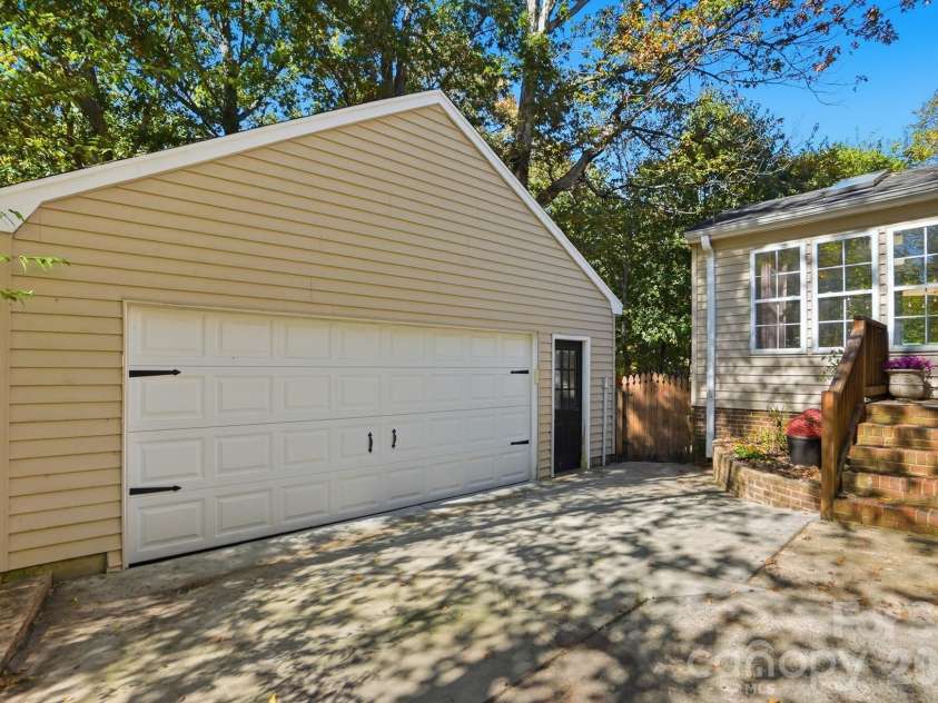 434 Chadmore Drive, Charlotte, NC 28270.  MLS# CAR4364807, YatesRealty ID 8438. 