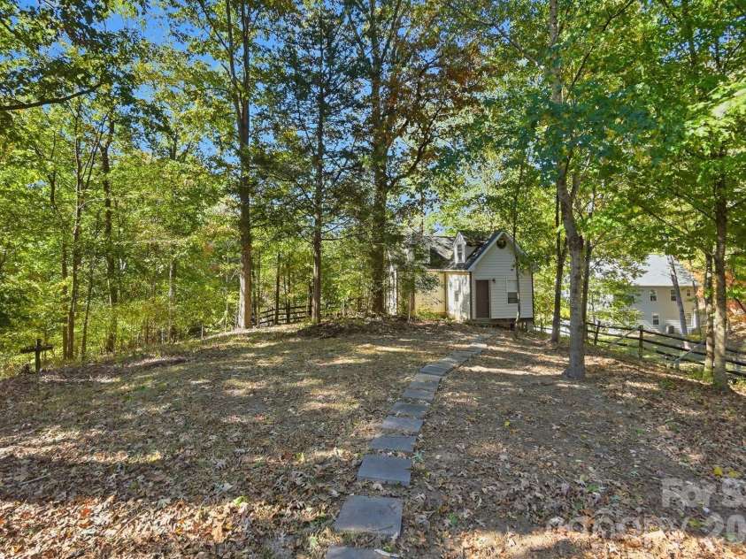 434 Chadmore Drive, Charlotte, NC 28270.  MLS# CAR4364807, YatesRealty ID 8438. 