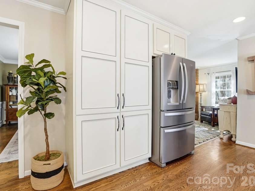 434 Chadmore Drive, Charlotte, NC 28270.  MLS# CAR4364807, YatesRealty ID 8438. Additional kitchen storage and pantry space