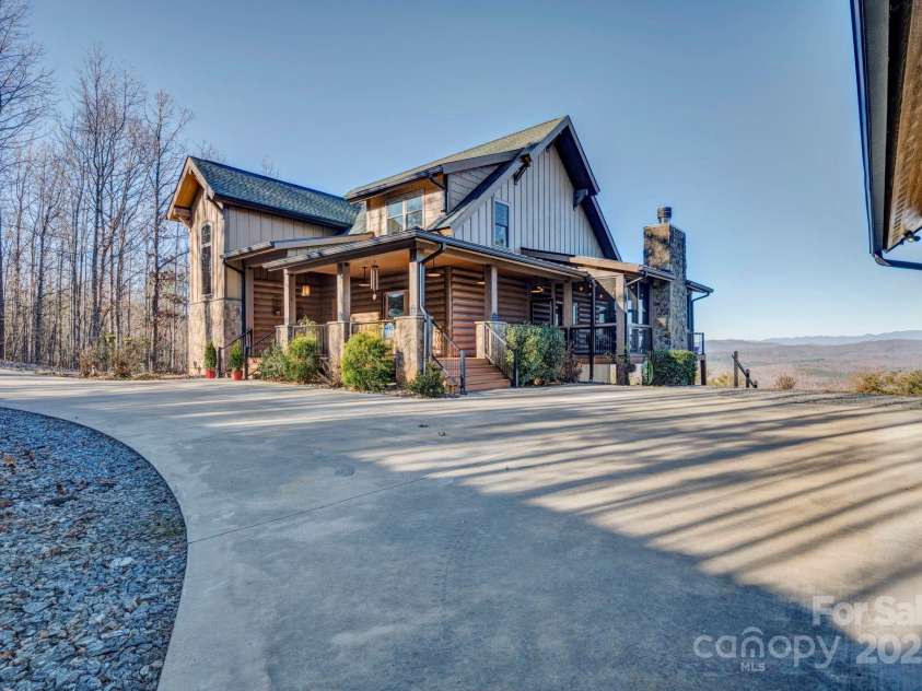 146 Sarinac Drive, Bostic, NC 28018.  MLS# CAR4327091, YatesRealty ID 844. A gated entrance and concrete drive welcomes you to this private setting