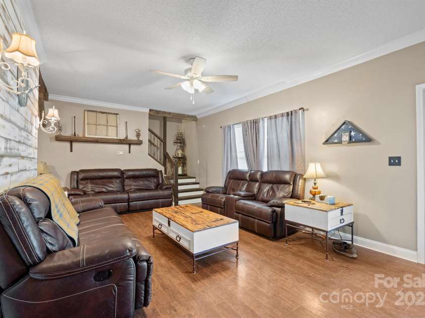 515 Brawley Road, Cleveland, NC 27013.  MLS# CAR4220635, YatesRealty ID 844. Living Toom