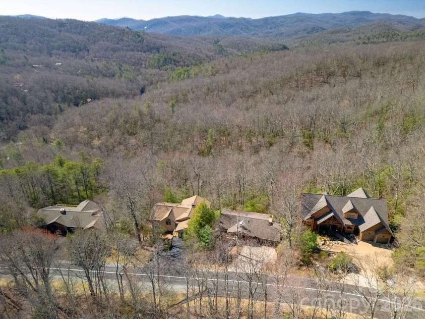 416 Kanasgowa Drive, Brevard, NC 28712.  MLS# CAR4357629, YatesRealty ID 8441. 