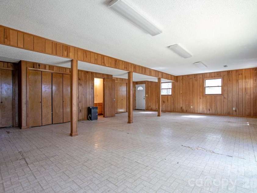 416 Kanasgowa Drive, Brevard, NC 28712.  MLS# CAR4357629, YatesRealty ID 8441. 