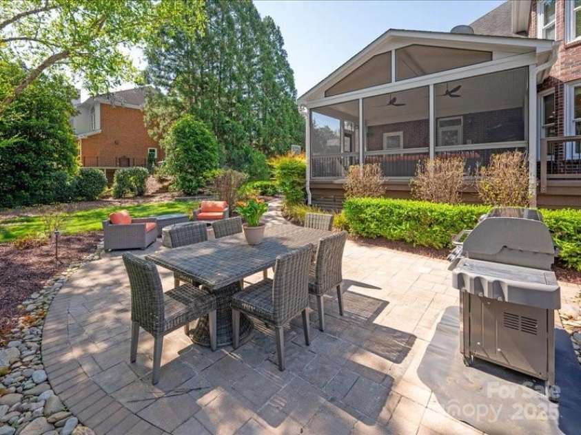 5809 Woodleigh Oaks Drive, Charlotte, NC 28226.  MLS# CAR4248176, YatesRealty ID 8441. Outside Dining and Grill area