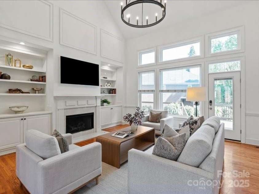5809 Woodleigh Oaks Drive, Charlotte, NC 28226.  MLS# CAR4248176, YatesRealty ID 8441. ...with built-ins and gas burning Fireplace