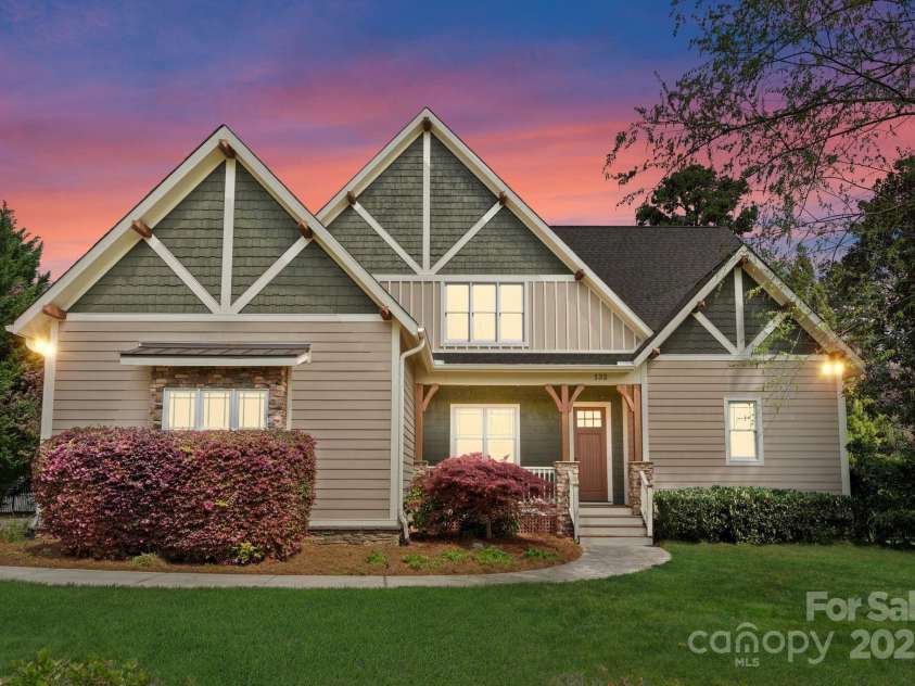 132 Tuskarora Point Lane, Mooresville, NC 28117.  MLS# CAR4226906, YatesRealty ID 8442. 