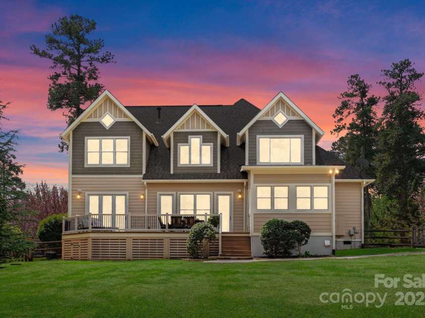 132 Tuskarora Point Lane, Mooresville, NC 28117.  MLS# CAR4226906, YatesRealty ID 8442. 