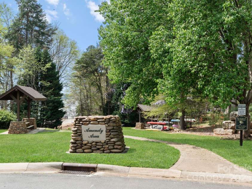 132 Tuskarora Point Lane, Mooresville, NC 28117.  MLS# CAR4226906, YatesRealty ID 8442. 