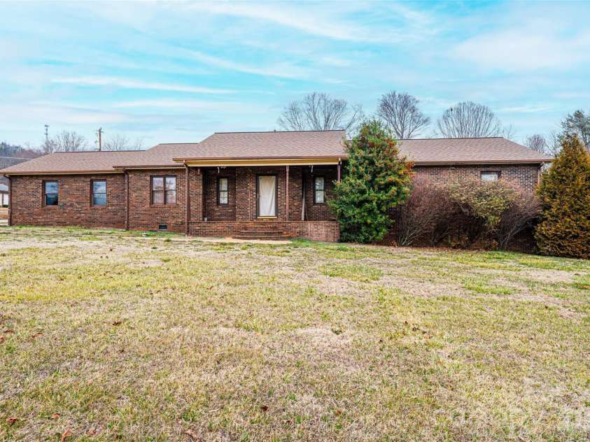 7141 Knobs Landing, Connelly Springs, NC 28612.  MLS# CAR4353694, YatesRealty ID 8442. 
