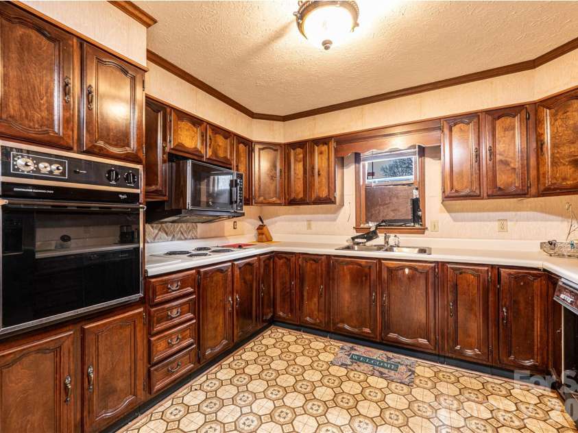 7141 Knobs Landing, Connelly Springs, NC 28612.  MLS# CAR4353694, YatesRealty ID 8442. 