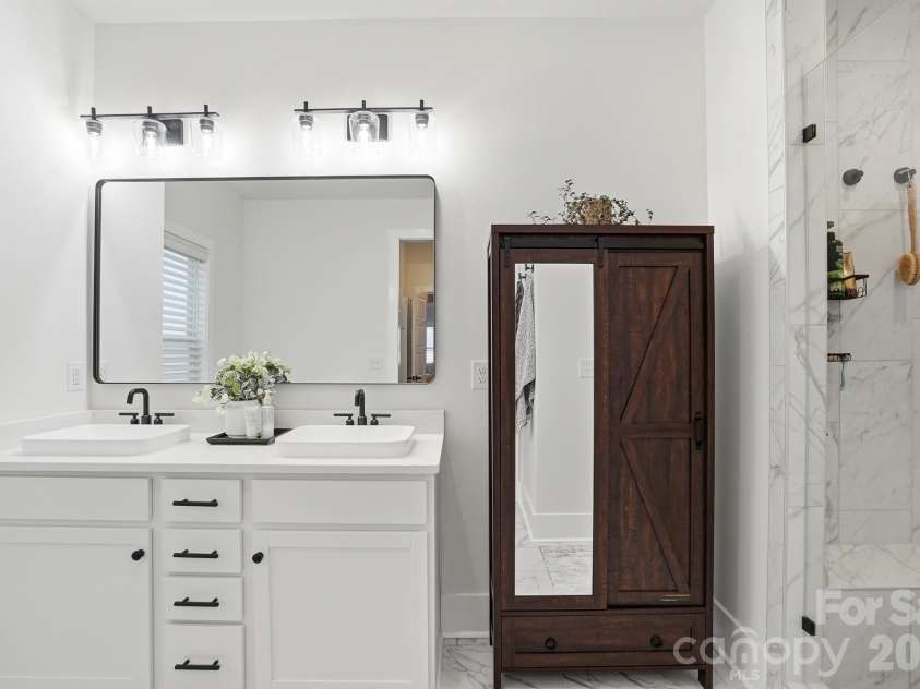 1342 Links Crossing Drive, Monroe, NC 28112.  MLS# CAR4341634, YatesRealty ID 8443. Primary Bathroom