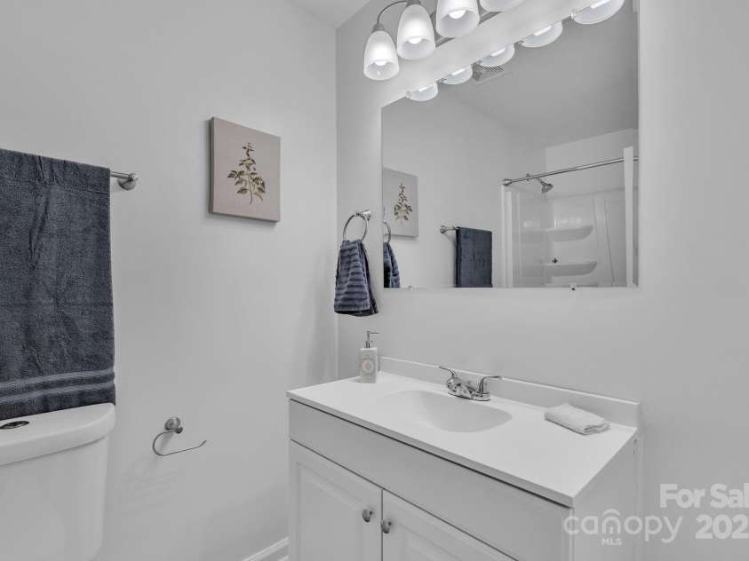 4930 Crestmont Drive, Charlotte, NC 28205.  MLS# CAR4276019, YatesRealty ID 8443. Guest Bath