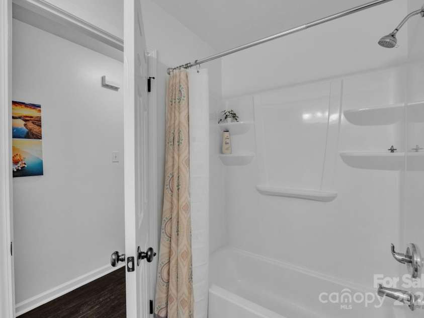 4930 Crestmont Drive, Charlotte, NC 28205.  MLS# CAR4276019, YatesRealty ID 8443. Guest bath on hall