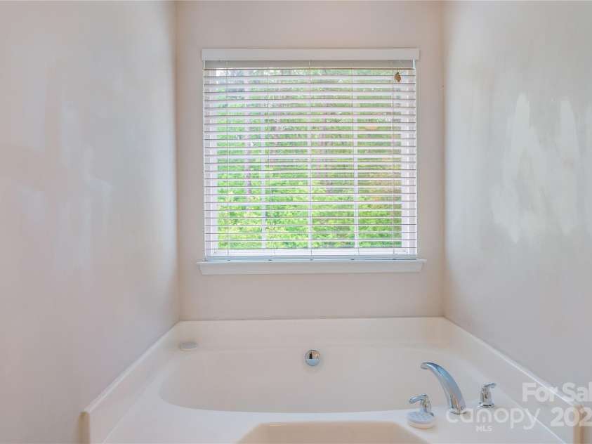 16219 Long Talon Way, Charlotte, NC 28273.  MLS# CAR4248140, YatesRealty ID 8444. 