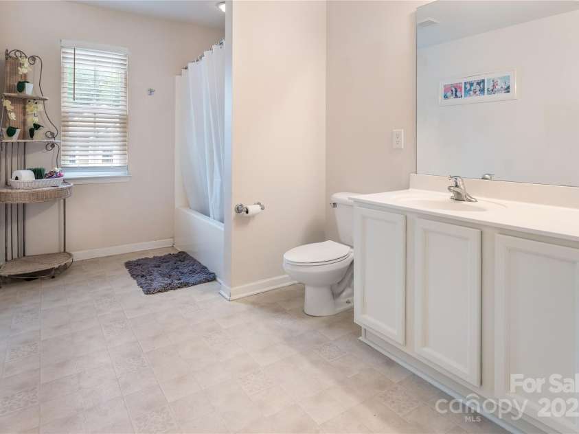 16219 Long Talon Way, Charlotte, NC 28273.  MLS# CAR4248140, YatesRealty ID 8444. 