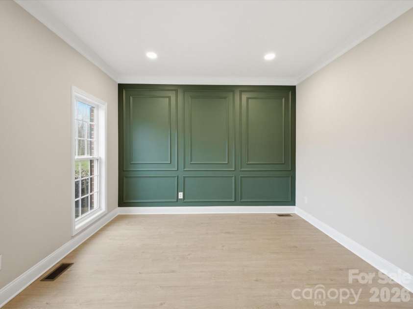 9701 Julliard Drive, Mint Hill, NC 28227.  MLS# CAR4344353, YatesRealty ID 8444. Flex space or Office