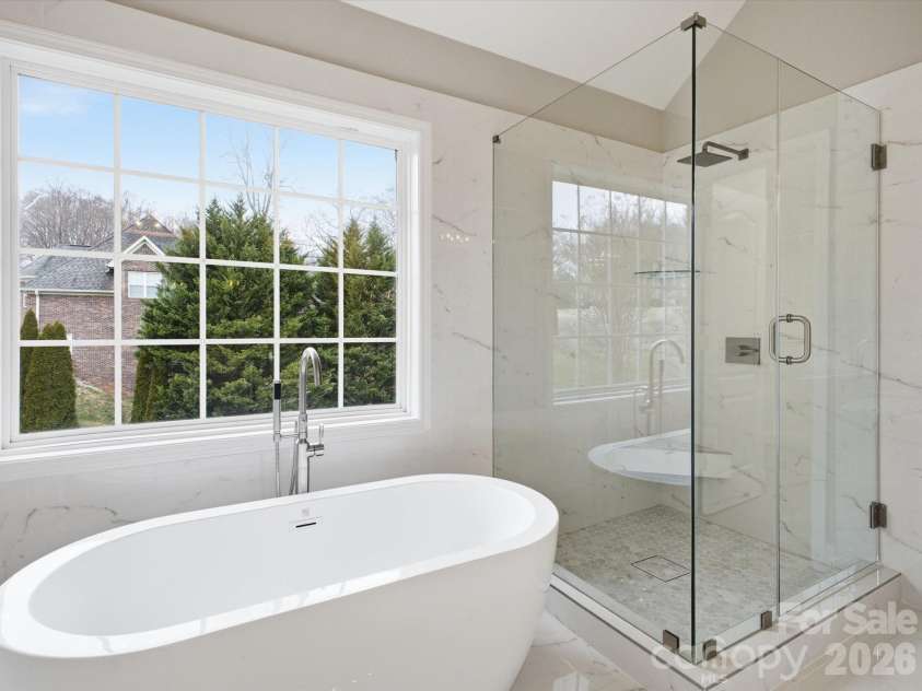 9701 Julliard Drive, Mint Hill, NC 28227.  MLS# CAR4344353, YatesRealty ID 8444. Stand Alone Soaking Tub