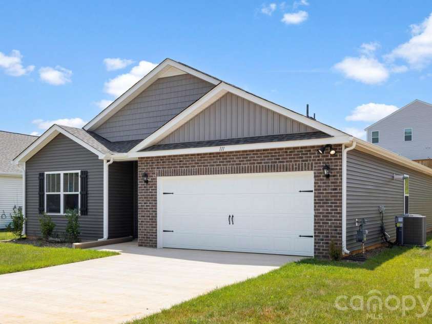 111 Ridgehaven Drive, Waynesville, NC 28786.  MLS# CAR4329129, YatesRealty ID 8446. 