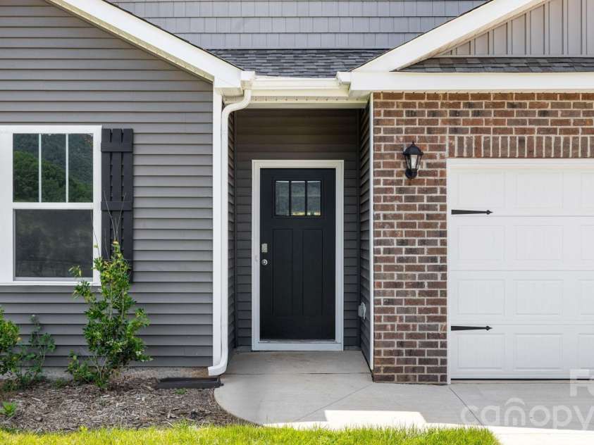 111 Ridgehaven Drive, Waynesville, NC 28786.  MLS# CAR4329129, YatesRealty ID 8446. 