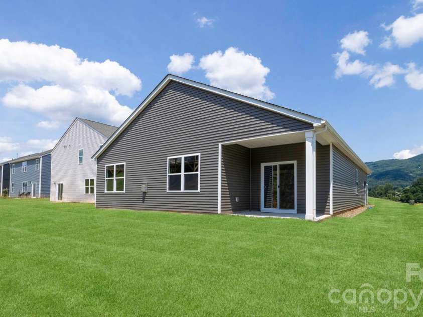 111 Ridgehaven Drive, Waynesville, NC 28786.  MLS# CAR4329129, YatesRealty ID 8446. 