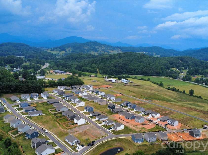 111 Ridgehaven Drive, Waynesville, NC 28786.  MLS# CAR4329129, YatesRealty ID 8446. Community overview