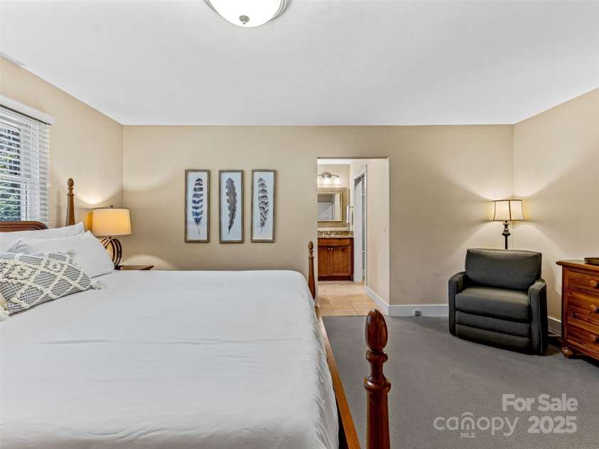 46 Kassahola Drive, Brevard, NC 28712.  MLS# CAR4238567, YatesRealty ID 8446. 