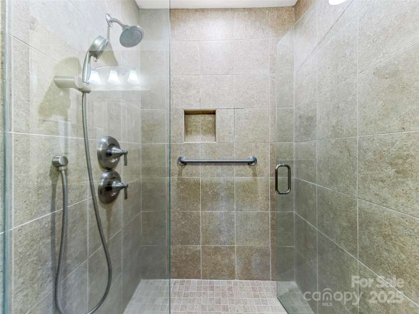 46 Kassahola Drive, Brevard, NC 28712.  MLS# CAR4238567, YatesRealty ID 8446. 