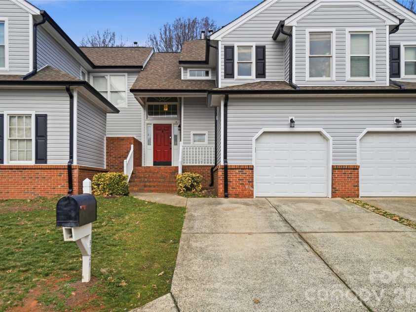 8729 Fox Chase Lane, Charlotte, NC 28269.  MLS# CAR4349672, YatesRealty ID 8448. 