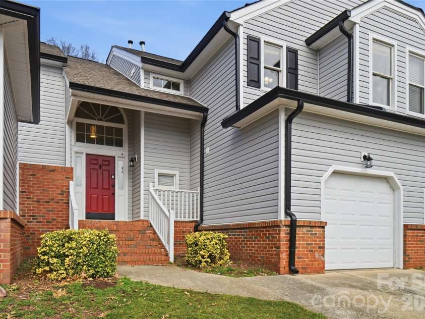 8729 Fox Chase Lane, Charlotte, NC 28269.  MLS# CAR4349672, YatesRealty ID 8448. 