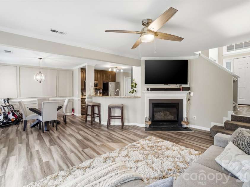 8729 Fox Chase Lane, Charlotte, NC 28269.  MLS# CAR4349672, YatesRealty ID 8448. 