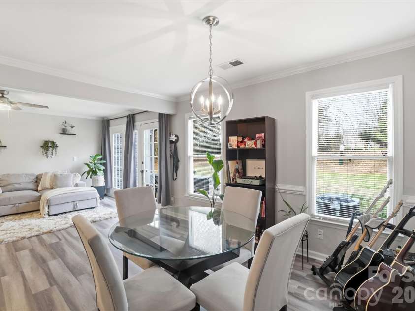 8729 Fox Chase Lane, Charlotte, NC 28269.  MLS# CAR4349672, YatesRealty ID 8448. 