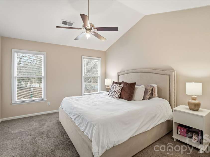 8729 Fox Chase Lane, Charlotte, NC 28269.  MLS# CAR4349672, YatesRealty ID 8448. 