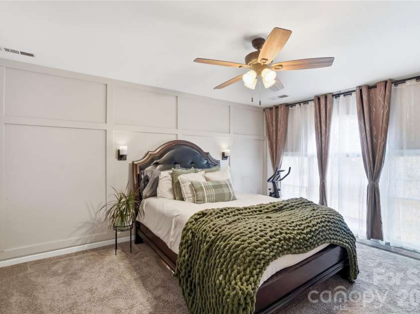 8729 Fox Chase Lane, Charlotte, NC 28269.  MLS# CAR4349672, YatesRealty ID 8448. 