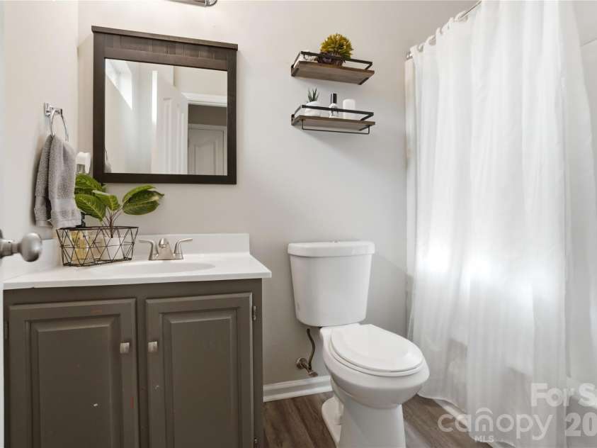 8729 Fox Chase Lane, Charlotte, NC 28269.  MLS# CAR4349672, YatesRealty ID 8448. 