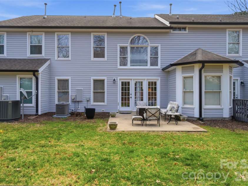 8729 Fox Chase Lane, Charlotte, NC 28269.  MLS# CAR4349672, YatesRealty ID 8448. 