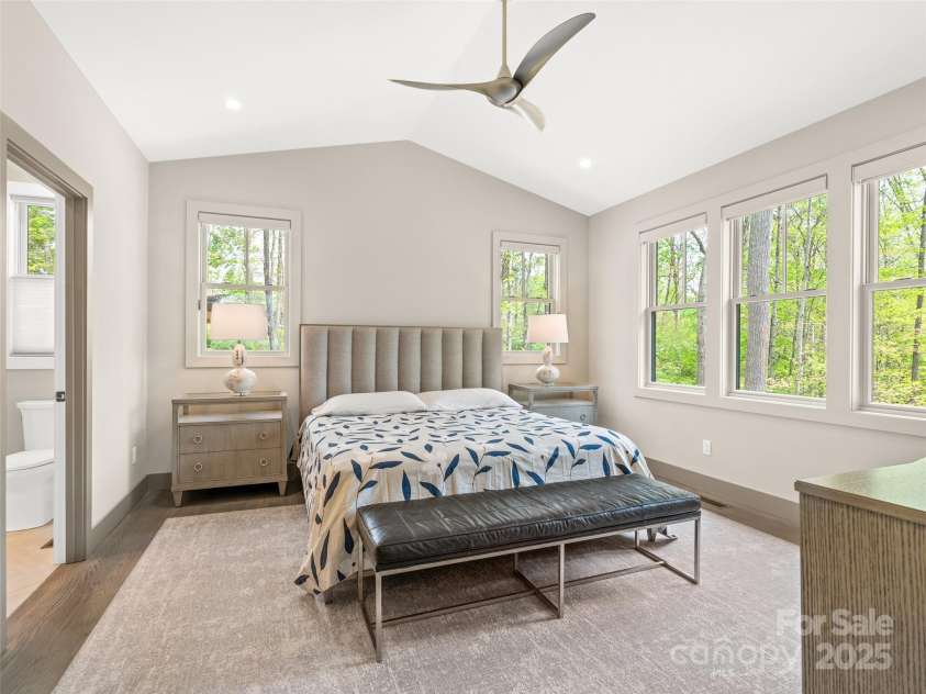 9 La Grange Drive, Asheville, NC 28805.  MLS# CAR4246772, YatesRealty ID 8448. Primary Bedroom