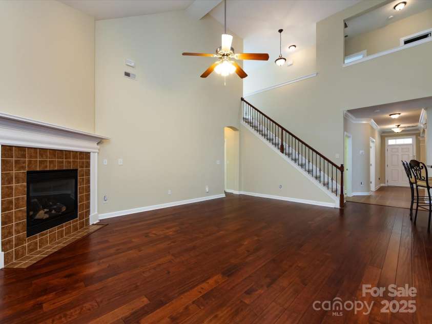 8830 Beaver Creek Drive, Charlotte, NC 28269.  MLS# CAR4233307, YatesRealty ID 8449. Open floorplan and tall ceilings