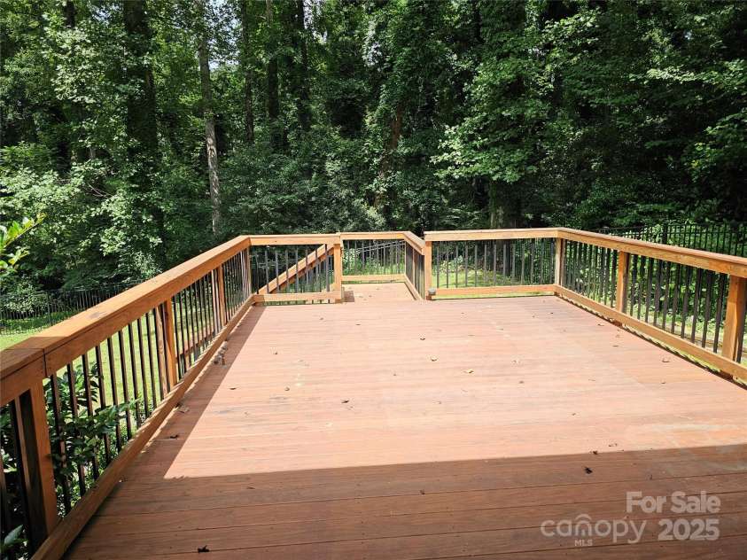 132 30th Avenue, Hickory, NC 28601.  MLS# CAR4288465, YatesRealty ID 845. 