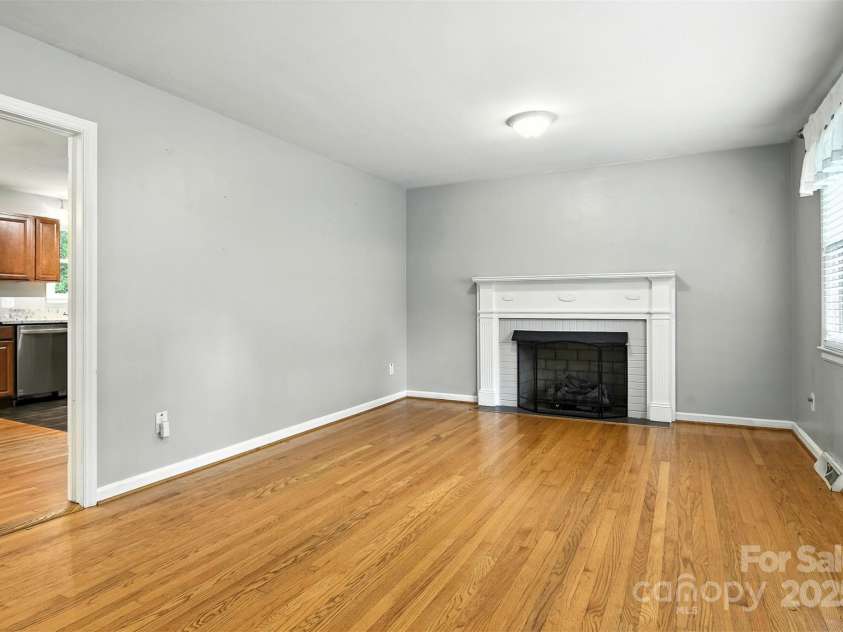 132 30th Avenue, Hickory, NC 28601.  MLS# CAR4288465, YatesRealty ID 845. 