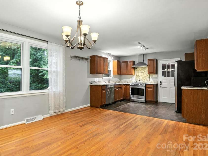 132 30th Avenue, Hickory, NC 28601.  MLS# CAR4288465, YatesRealty ID 845. 