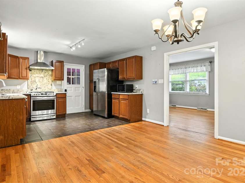 132 30th Avenue, Hickory, NC 28601.  MLS# CAR4288465, YatesRealty ID 845. 