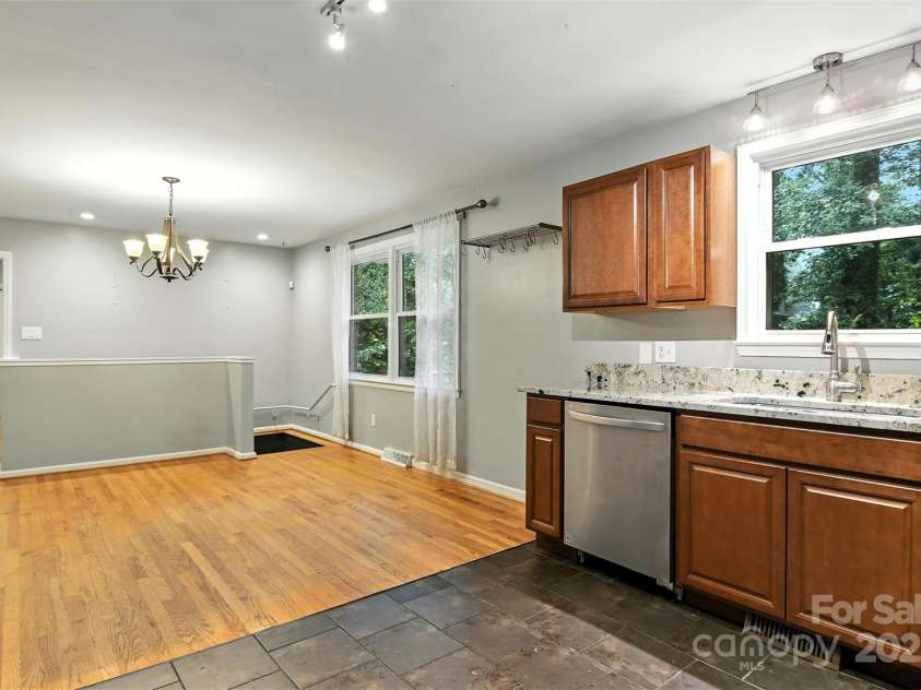 132 30th Avenue, Hickory, NC 28601.  MLS# CAR4288465, YatesRealty ID 845. 