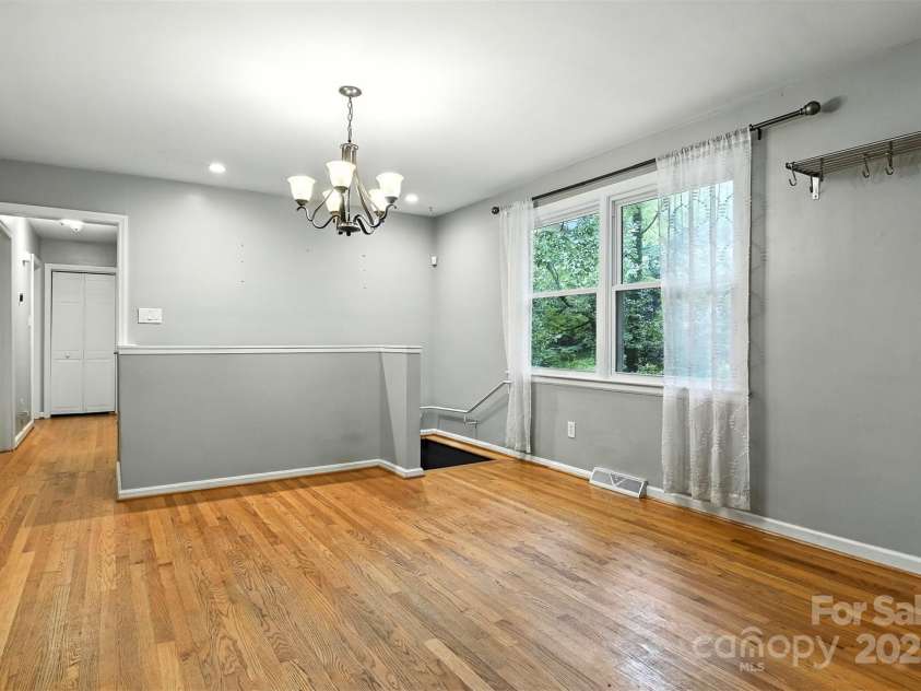 132 30th Avenue, Hickory, NC 28601.  MLS# CAR4288465, YatesRealty ID 845. 