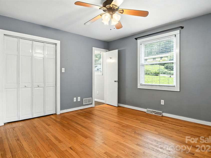 132 30th Avenue, Hickory, NC 28601.  MLS# CAR4288465, YatesRealty ID 845. 