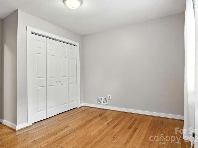 132 30th Avenue, Hickory, NC 28601.  MLS# CAR4288465, YatesRealty ID 845. 