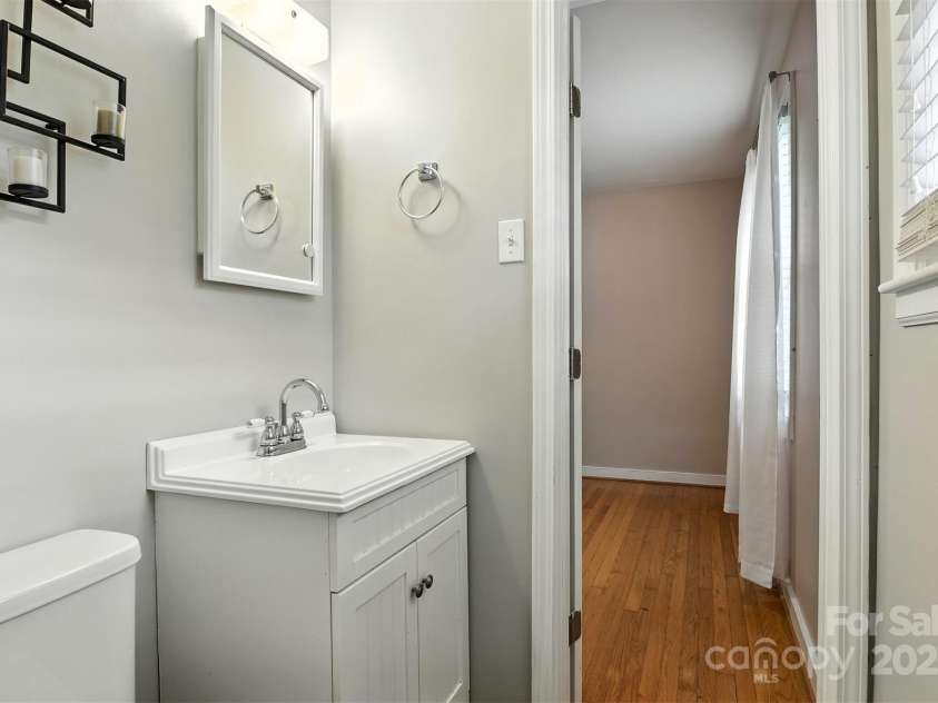 132 30th Avenue, Hickory, NC 28601.  MLS# CAR4288465, YatesRealty ID 845. 