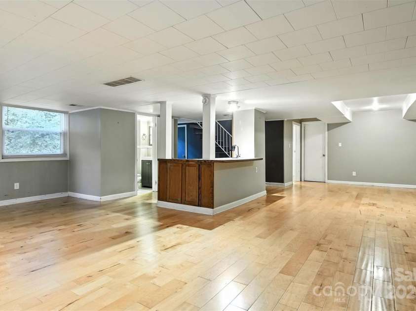 132 30th Avenue, Hickory, NC 28601.  MLS# CAR4288465, YatesRealty ID 845. 