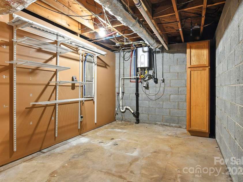 132 30th Avenue, Hickory, NC 28601.  MLS# CAR4288465, YatesRealty ID 845. 