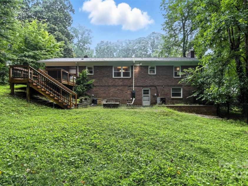 132 30th Avenue, Hickory, NC 28601.  MLS# CAR4288465, YatesRealty ID 845. 