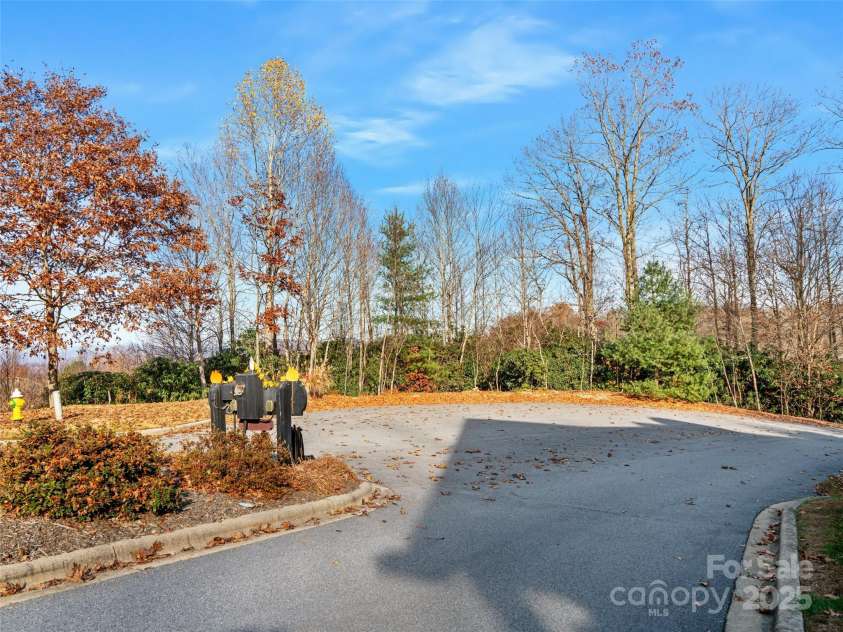 99999 Bay Laurel Lane, Hendersonville, NC 28791.  MLS# CAR4206754, YatesRealty ID 845. 